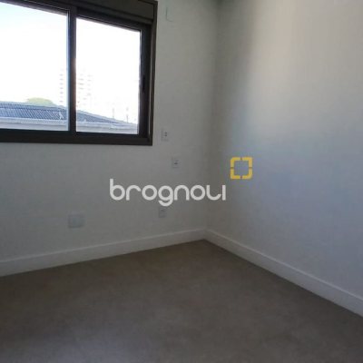 Apartamento com 69m², 2 quartos (sendo 1 suíte), 1 garagem, no bairro Estreito em Florianópolis
