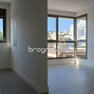Apartamento com 69m², 2 quartos (sendo 1 suíte), 1 garagem, no bairro Estreito em Florianópolis