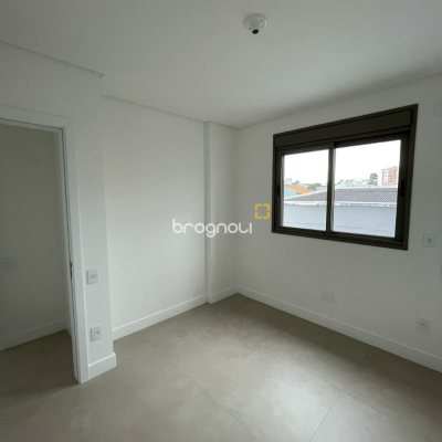 Apartamento com 69m², 2 quartos (sendo 1 suíte), 1 garagem, no bairro Estreito em Florianópolis