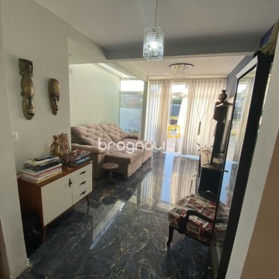 Casa com 91m², 2 quartos (sendo 2 suítes), 2 garagens, no bairro Ingleses em Florianópolis