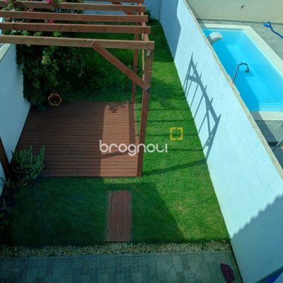 Casa com 91m², 2 quartos (sendo 2 suítes), 2 garagens, no bairro Ingleses em Florianópolis
