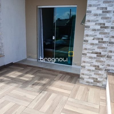 Casa com 91m², 2 quartos (sendo 2 suítes), 2 garagens, no bairro Ingleses em Florianópolis