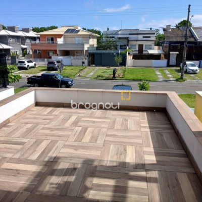 Casa com 91m², 2 quartos (sendo 2 suítes), 2 garagens, no bairro Ingleses em Florianópolis