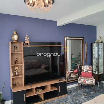 Casa com 91m², 2 quartos (sendo 2 suítes), 2 garagens, no bairro Ingleses em Florianópolis