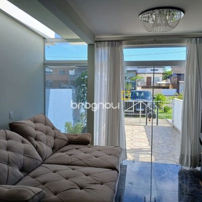 Casa com 91m², 2 quartos (sendo 2 suítes), 2 garagens, no bairro Ingleses em Florianópolis