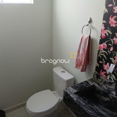 Casa com 91m², 2 quartos (sendo 2 suítes), 2 garagens, no bairro Ingleses em Florianópolis