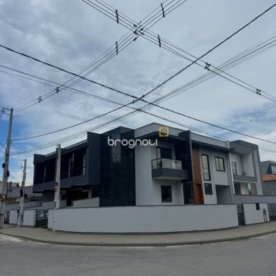Casa com 86m², 3 quartos (sendo 1 suíte), 2 garagens, no bairro Sertão do Maruim em São José