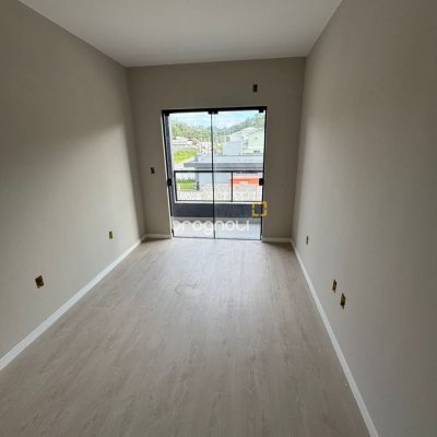 Casa com 86m², 3 quartos (sendo 1 suíte), 2 garagens, no bairro Sertão do Maruim em São José