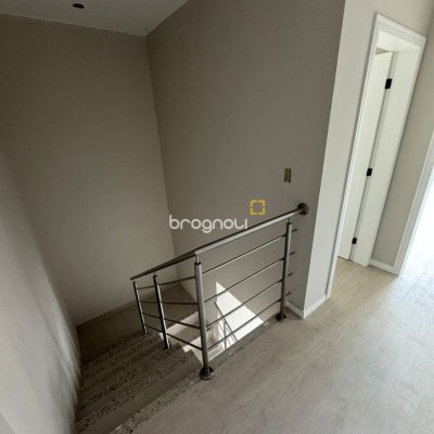 Casa com 86m², 3 quartos (sendo 1 suíte), 2 garagens, no bairro Sertão do Maruim em São José