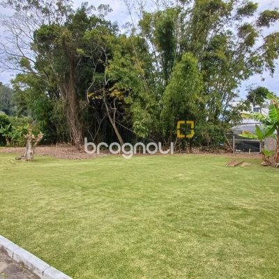 Terreno com 1435m², no bairro Sambaqui em Florianópolis