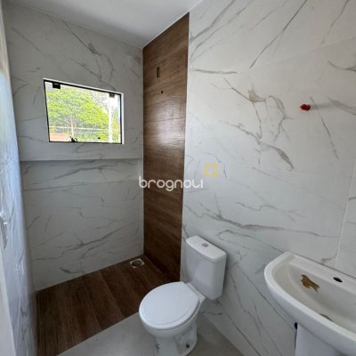 Casa com 84m², 3 quartos (sendo 1 suíte), 2 garagens, no bairro Sertão do Maruim em São José