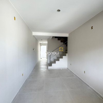 Casa com 84m², 3 quartos (sendo 1 suíte), 2 garagens, no bairro Sertão do Maruim em São José