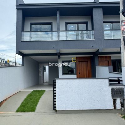 Casa com 84m², 3 quartos (sendo 1 suíte), 2 garagens, no bairro Sertão do Maruim em São José