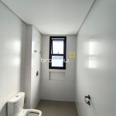 Apartamento com 57m², 1 quarto, 1 garagem, no bairro Centro em Florianópolis