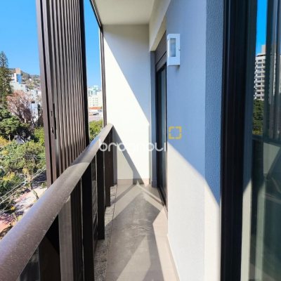 Apartamento com 57m², 1 quarto, 1 garagem, no bairro Centro em Florianópolis