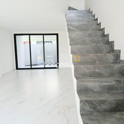 Casa com 99m², 2 quartos (sendo 2 suítes), 1 garagem, no bairro Campeche em Florianópolis