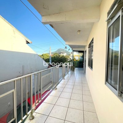 Casa com 225m², 5 quartos (sendo 2 suítes), 4 garagens, no bairro Santinho em Florianópolis