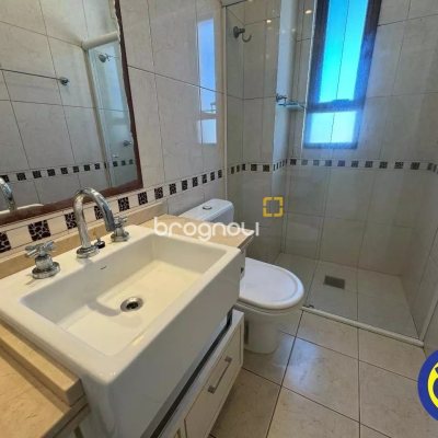 Apartamento com 110m², 2 quartos (sendo 1 suíte), no bairro Centro em Florianópolis