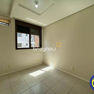 Apartamento com 110m², 2 quartos (sendo 1 suíte), no bairro Centro em Florianópolis