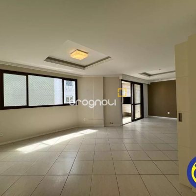 Apartamento com 110m², 2 quartos (sendo 1 suíte), no bairro Centro em Florianópolis