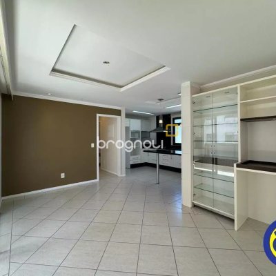 Apartamento com 110m², 2 quartos (sendo 1 suíte), no bairro Centro em Florianópolis
