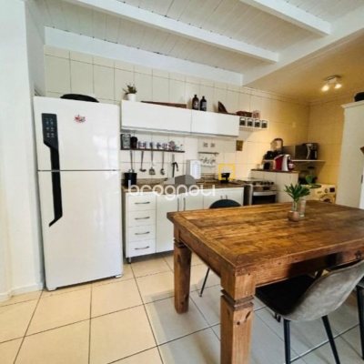 Apartamento com 72m², 3 quartos (sendo 1 suíte), 1 garagem, no bairro Lagoa da Conceição em Florianópolis