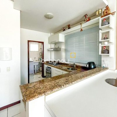 Casa com 247m², 3 quartos (sendo 1 suíte), 2 garagens, no bairro Campeche em Florianópolis