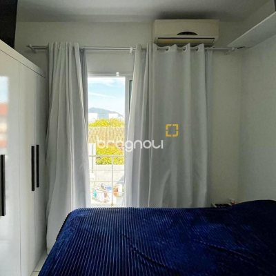 Casa com 247m², 3 quartos (sendo 1 suíte), 2 garagens, no bairro Campeche em Florianópolis