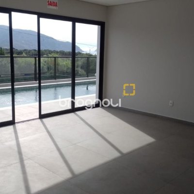 Apartamento com 63m², 2 quartos (sendo 1 suíte), 1 garagem, no bairro Santinho em Florianópolis