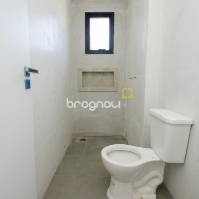 Apartamento com 63m², 2 quartos (sendo 1 suíte), 1 garagem, no bairro Santinho em Florianópolis