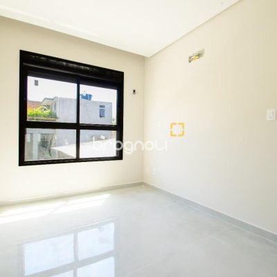 Apartamento com 63m², 2 quartos (sendo 1 suíte), 1 garagem, no bairro Santinho em Florianópolis