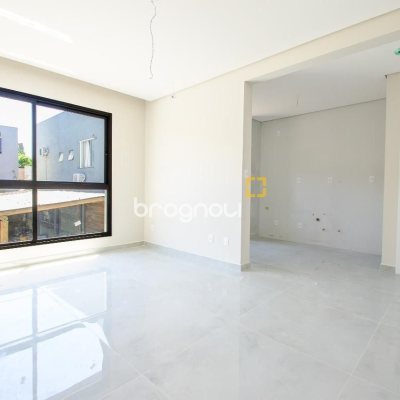 Apartamento com 63m², 2 quartos (sendo 1 suíte), 1 garagem, no bairro Santinho em Florianópolis