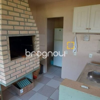 Casa com 200m², 3 quartos (sendo 1 suíte), 2 garagens, no bairro Lagoa da Conceição em Florianópolis