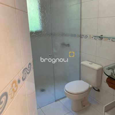 Casa com 200m², 3 quartos (sendo 1 suíte), 2 garagens, no bairro Lagoa da Conceição em Florianópolis