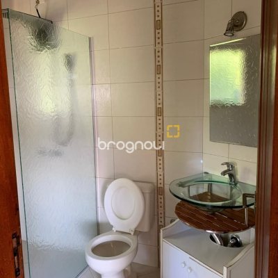 Casa com 200m², 3 quartos (sendo 1 suíte), 2 garagens, no bairro Lagoa da Conceição em Florianópolis
