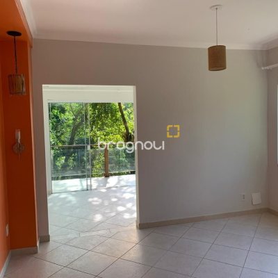 Casa com 200m², 3 quartos (sendo 1 suíte), 2 garagens, no bairro Lagoa da Conceição em Florianópolis