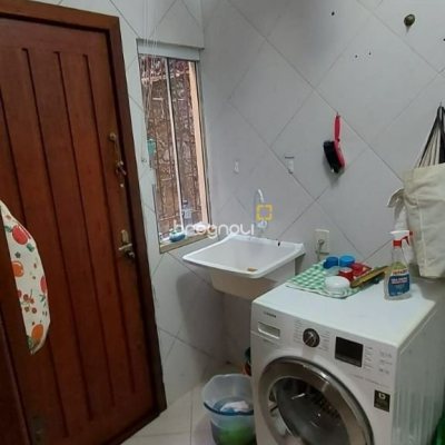 Casa com 200m², 3 quartos (sendo 1 suíte), 2 garagens, no bairro Lagoa da Conceição em Florianópolis