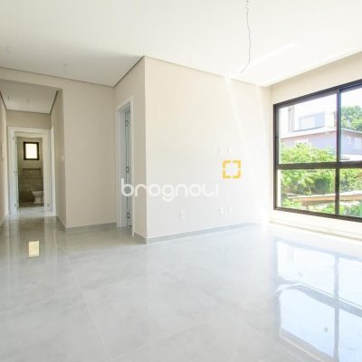 Apartamento com 71m², 2 quartos (sendo 1 suíte), 1 garagem, no bairro Santinho em Florianópolis