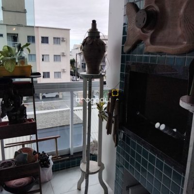 Apartamento com 74m², 2 quartos (sendo 1 suíte), 1 garagem, no bairro Canasvieiras em Florianópolis