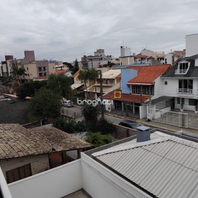 Apartamento com 74m², 2 quartos (sendo 1 suíte), 1 garagem, no bairro Canasvieiras em Florianópolis