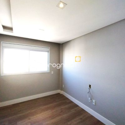 Apartamento com 125m², 3 quartos (sendo 3 suítes), 2 garagens, no bairro Kobrasol em São José
