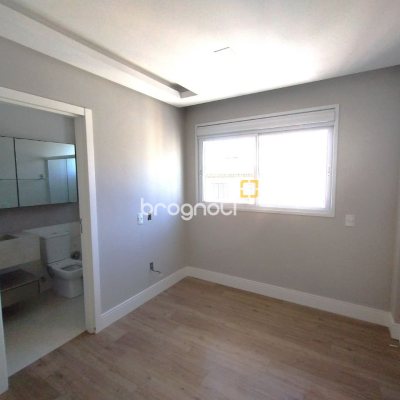 Apartamento com 125m², 3 quartos (sendo 3 suítes), 2 garagens, no bairro Kobrasol em São José