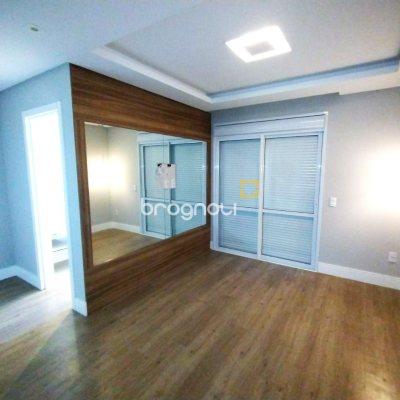 Apartamento com 125m², 3 quartos (sendo 3 suítes), 2 garagens, no bairro Kobrasol em São José