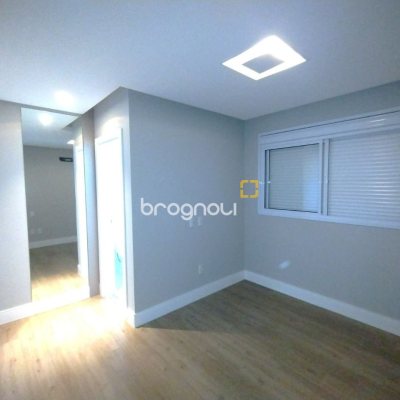 Apartamento com 125m², 3 quartos (sendo 3 suítes), 2 garagens, no bairro Kobrasol em São José