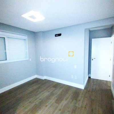 Apartamento com 125m², 3 quartos (sendo 3 suítes), 2 garagens, no bairro Kobrasol em São José