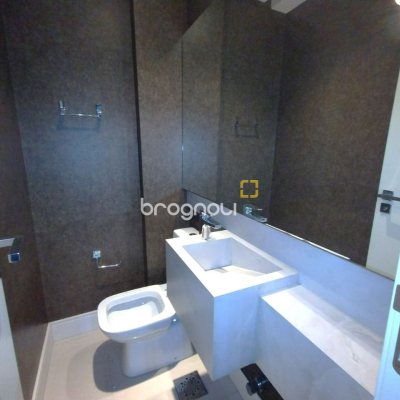 Apartamento com 125m², 3 quartos (sendo 3 suítes), 2 garagens, no bairro Kobrasol em São José