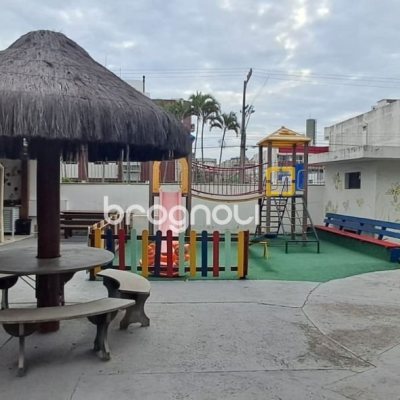 Cobertura com 198m², 4 quartos (sendo 2 suítes), 2 garagens, no bairro Ingleses em Florianópolis