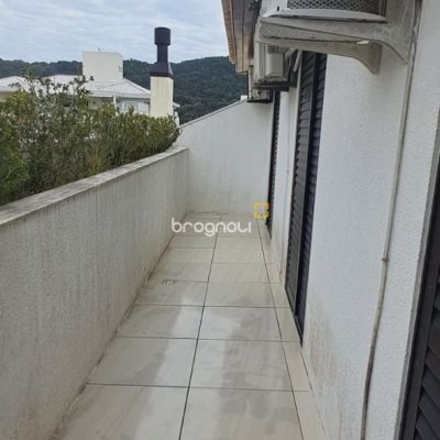 Cobertura com 198m², 4 quartos (sendo 2 suítes), 2 garagens, no bairro Ingleses em Florianópolis