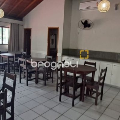 Cobertura com 198m², 4 quartos (sendo 2 suítes), 2 garagens, no bairro Ingleses em Florianópolis