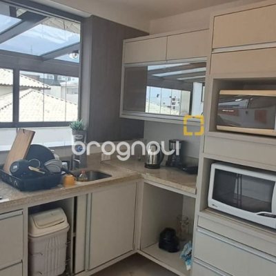 Cobertura com 198m², 4 quartos (sendo 2 suítes), 2 garagens, no bairro Ingleses em Florianópolis